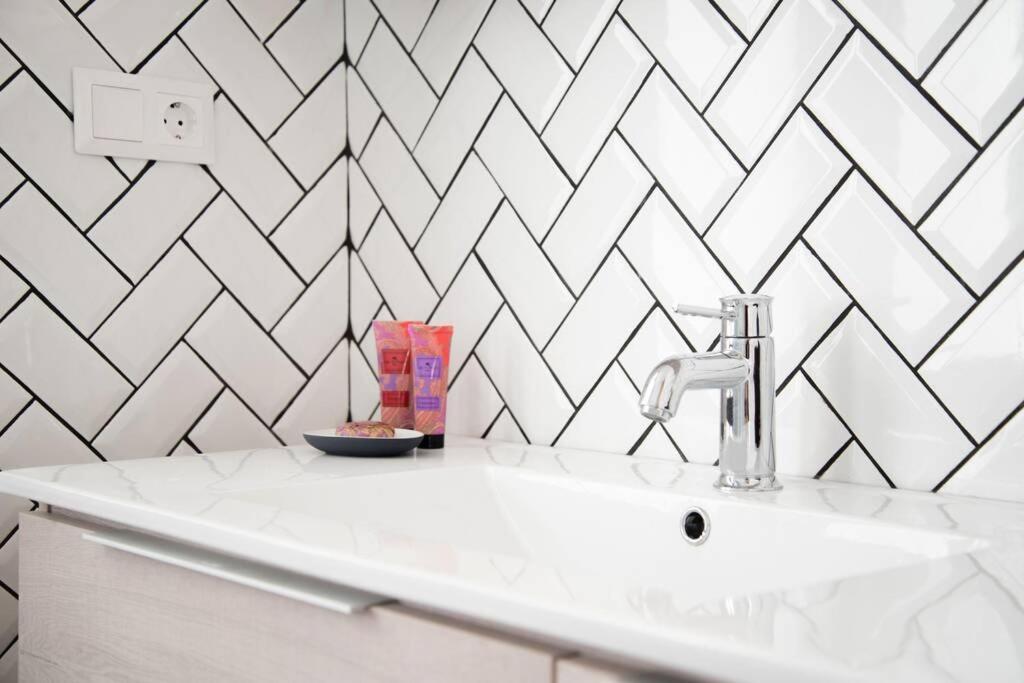 Stylish Decorated Apartment In Kolonaki Atina Dış mekan fotoğraf